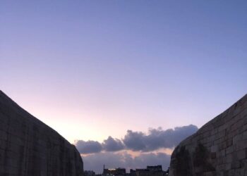 Between the Paws of The Sphinx looking directly East.