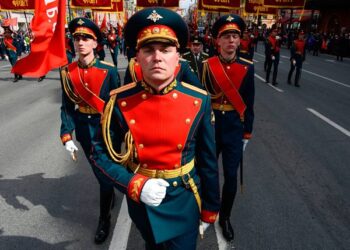 Kremlin Cancels WWII Parades, Fearing Protests
