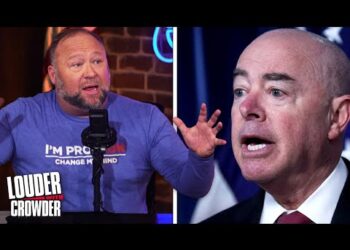 ALEX JONES HOSTS! THE DEEP STATE IS LYING, WE'RE BEING INVADED!