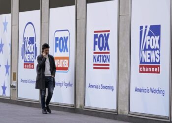 Carlson Gearing Up to ‘Torch’ Fox News: ‘He Wants His Freedom’