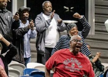 Chicago Residents Throw Fit Over New Migrants As Dem Cities Clash With Biden Admin Over Finances