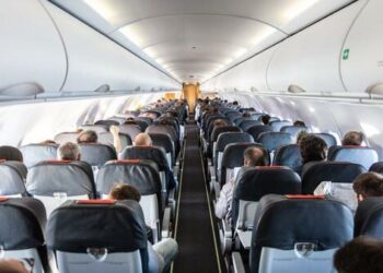 France Bans Short-Haul Domestic Flights Despite Widespread Criticism