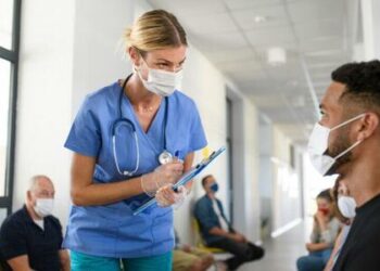 Infectious Disease Experts Advise Health Care Facilities To Drop Universal Mask Policies