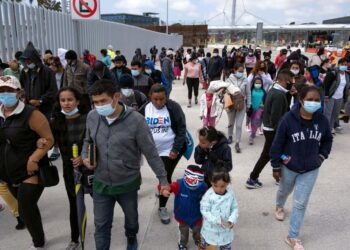 One America News (@OANN): "Former G-man GOP congressman: I am horrified by Biden’s decision to open up Mexican border https://www.oann.com/commentary/former-g-man-gop-congressman-i-am-horrified-by-bidens-decision-to-open-up-mexican-border/ #OAN" | nitter