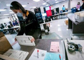 Arizona County Elections Director Quits, Accusing Officials Of Politicization