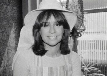 Astrud Gilberto, Singer of ‘The Girl from Ipanema,’ Dead at 83