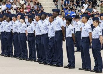 Desperate Army, Air Force Recruit Immigrants With Promise Of Rapid Citizenship