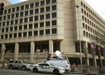 Federal Agencies Routinely Spy On Phone Calls, Texts, Emails Of American Citizens, Experts Say