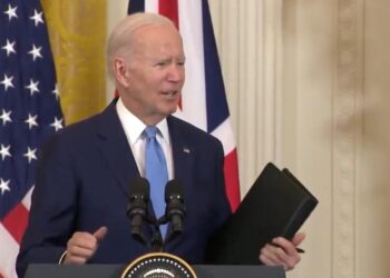 Poll Finds Overwhelming Majority of Voters Say FBI Should Make Biden ‘Bribery’ File Public | The Gateway Pundit | by Mike LaChance