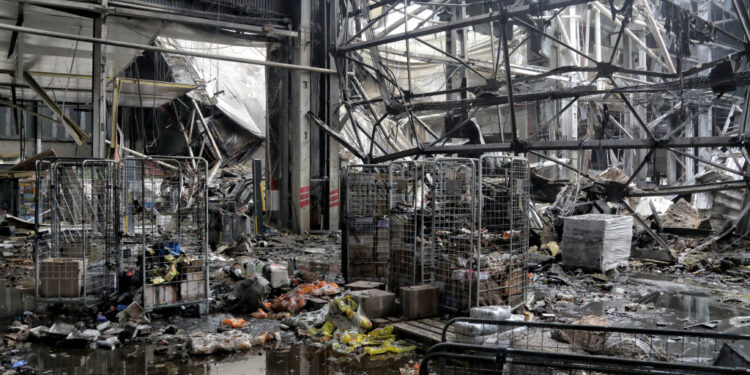 Russia Intensifies Attacks on Ukrainian Cities, Killing Six Overnight