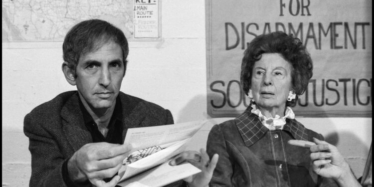 THE BOOK I NEVER GAVE DAN ELLSBERG