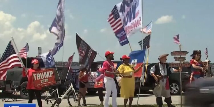 TIME TO UNITE!… HUNDREDS of Trump Supporters form Caravan from Miami to Palm Beach to Show Support for President Trump (VIDEO) | The Gateway Pundit | by Jim Hoft