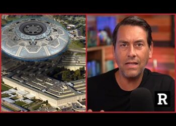 "We have ALIEN craft in our possession" – Govt. UFO whistleblower admits BOMBSHELL