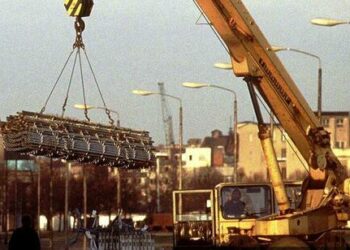 A Silent Threat To The Energy Transition: America’s Broken Infrastructure Policy