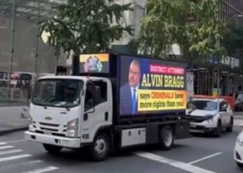 “Alvin Bragg Says Criminals Have More Rights Than You!” – NYC Police Union Blasts Bragg with Billboard Truck After He Indicts Cop (VIDEO) | The Gateway Pundit