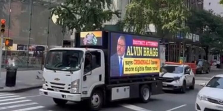 “Alvin Bragg Says Criminals Have More Rights Than You!” – NYC Police Union Blasts Bragg with Billboard Truck After He Indicts Cop (VIDEO) | The Gateway Pundit