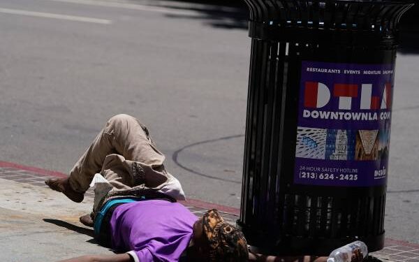 Excessive Heat Warnings Remain in Many Areas of US through Monday