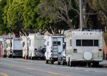 Homeless RV Sewage Is Going Into The Ocean In Southern California