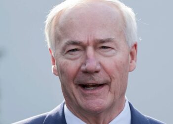 Hutchinson Booed at Turning Point Action Conference