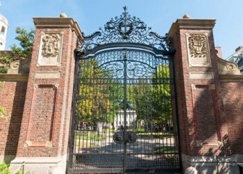 Legacy Admissions: Black and Latino Groups File Civil Rights Complaint Against Harvard for Favoring White People | The Gateway Pundit | by Cristina Laila