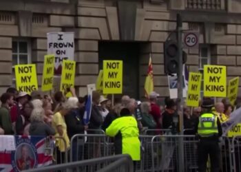 ‘Not My King’ Chants from Protesters as King Charles visits Scotland | The Gateway Pundit | by Peter McIlvenna