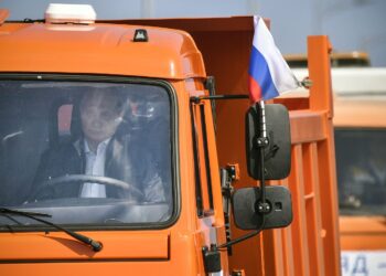 OPERA BUFFA IN UKRAINE – Seymour Hersh