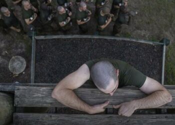 WSJ Blames Abysmal Recruitment Numbers On Military Veterans