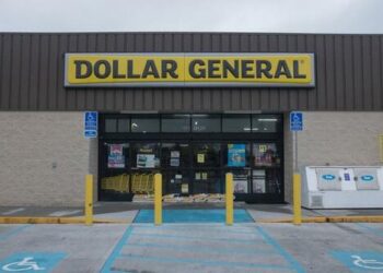 Dollar General Plunges On Missed Earnings, Outlook Slashed; A Warning Sign Consumer Cracks