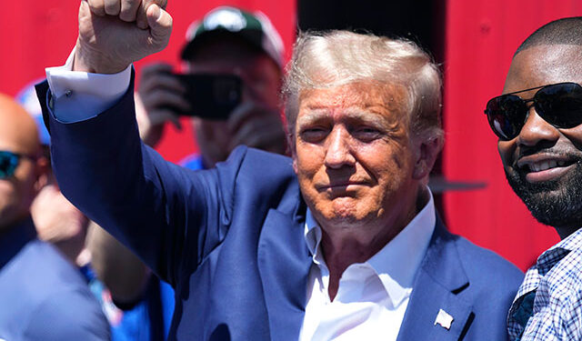 Donald Trump to Tucker Carlson: Indictments Are All 'Bullshit'