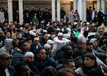 France’s Public Schools Will Enforce Dress Code Banning Islamic Dress