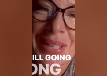 Katie Hopkins & crowd prevail over Cancel Cockwombles in Stroud.