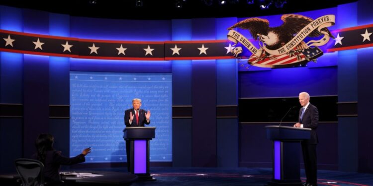 Mitt Romney Bashes Donald Trump as He Declines to Run for Reelection