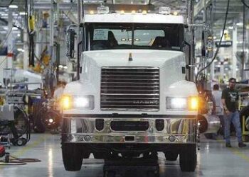 4,000 UAW Mack Trucks Workers Begin Striking At East Coast Plants   