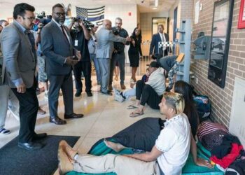 Chicago Giving Migrants $9,000 In Rental Assistance