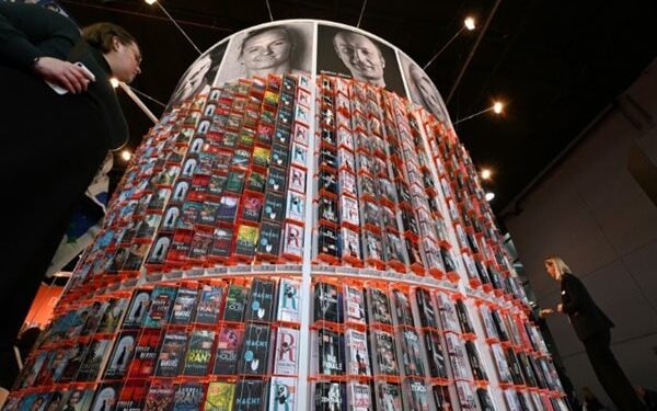 Did a Computer Write This? Book Industry Grapples with AI