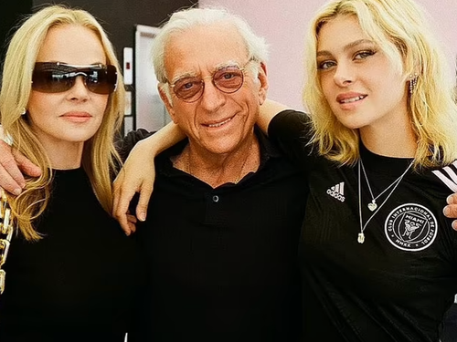 Nelson Peltz Boosts Disney Stake, Seeks Board Seats