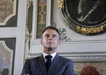 France’s Macron Urges Israel to Stop Bombing Gaza, Civilians