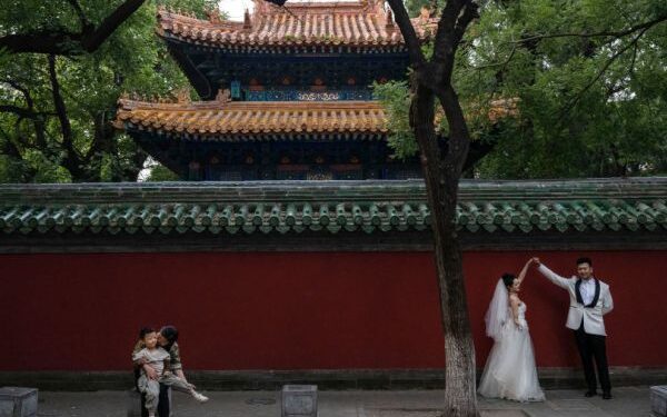 Xi Says China’s Women Must Start ‘New Trend of Family’