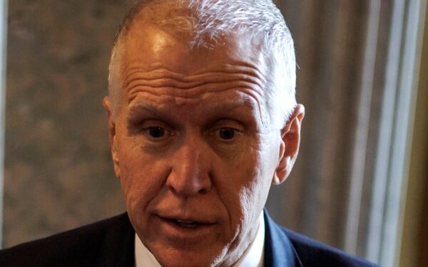 GOP Congressmen Urge Trump to Focus on Economy, Immigration