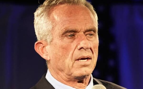 RFK Jr. Backs Texas in Border Clash With Biden Administration