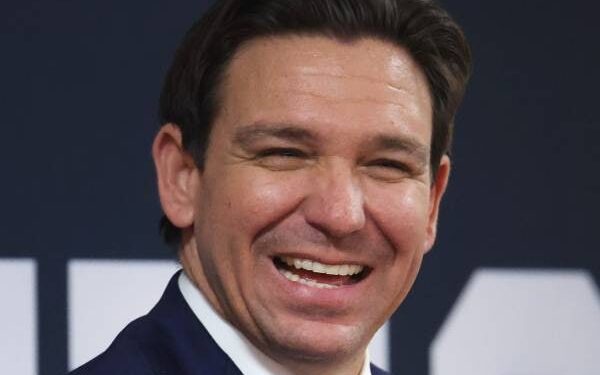 Sioux City Journal Endorses DeSantis Ahead of Iowa Caucuses