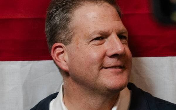 Sununu: Christie Should Drop Out to Help Haley Defeat Trump