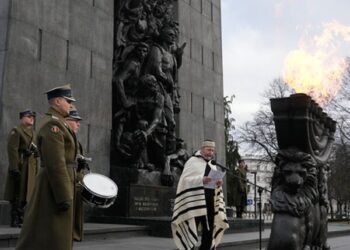Survivors Mark 79th Anniversary of Auschwitz Liberation on Holocaust Remembrance Day