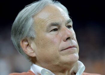 Abbott Backs IVF, Notes Texas ‘Is a Pro-life State’