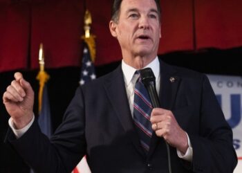 Democrat Tom Suozzi Wins NY Race to Succeed Santos in Congress