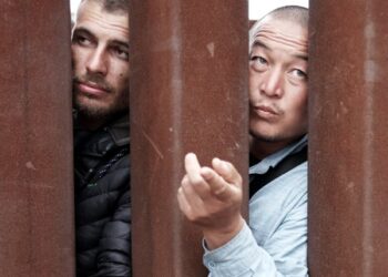 Vets in California Work to Secure Border Wall