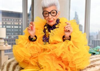 Fashion Icon Iris Apfel Dies at 102