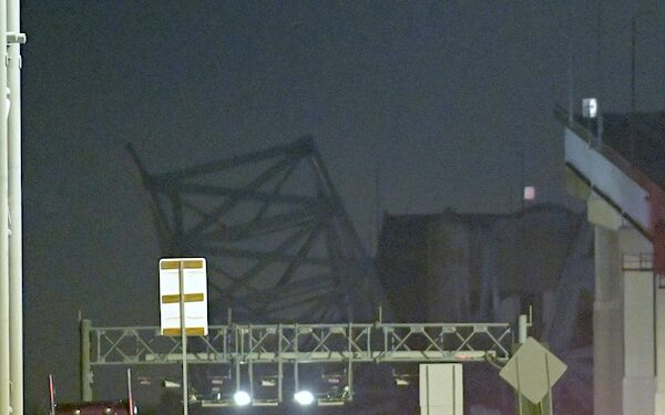 UPDATE 6-Rescuers Search Water for Survivors after Ship Collides with Baltimore Bridge