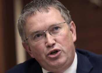 Rep. Massie Vows to Join Effort to Oust Speaker